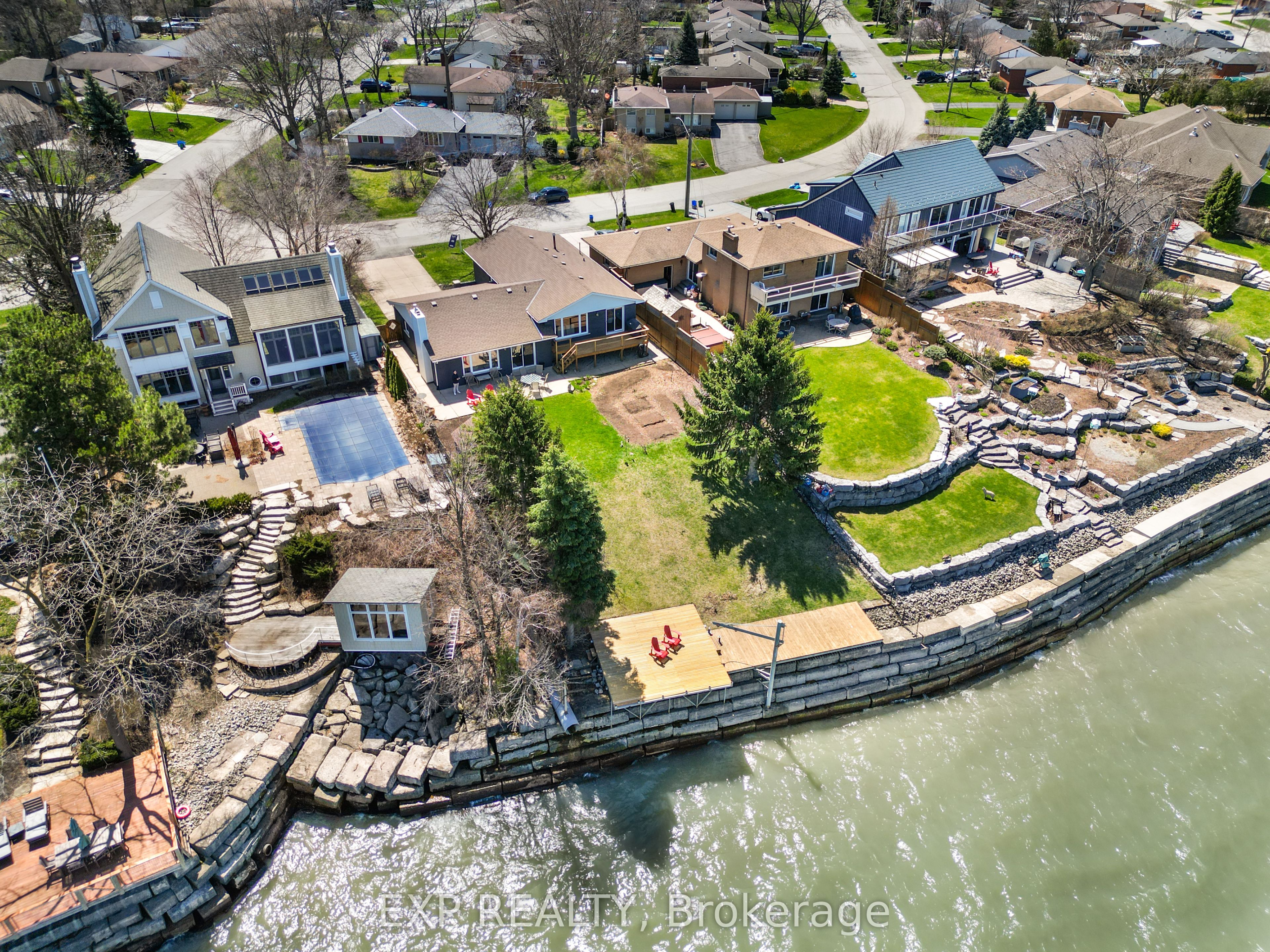 138 Lakeside Drive, Grimsby, ON L3M 2L5