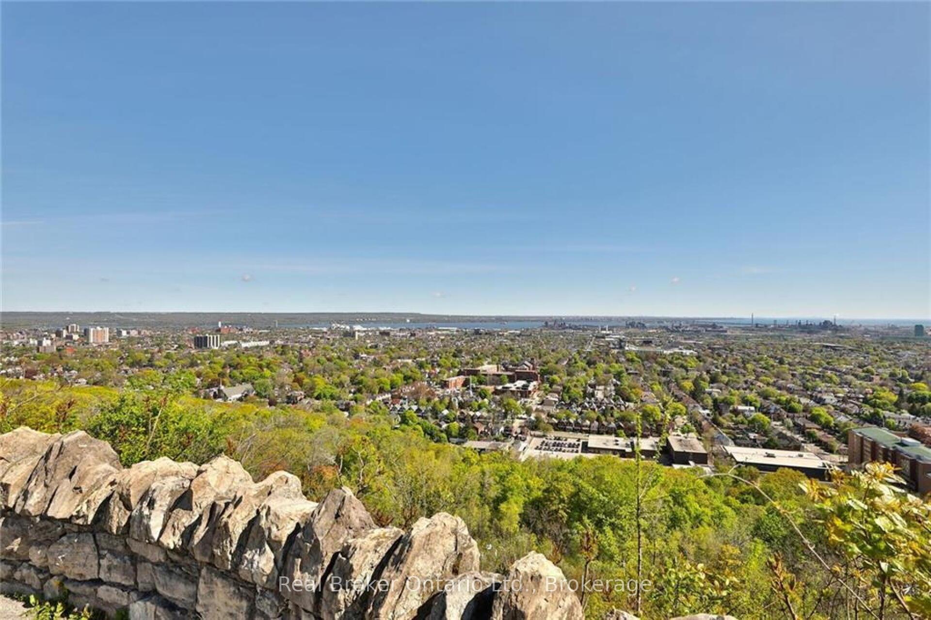 2 Bedrooms Co-op at 5 East 36th, Hamilton For sale