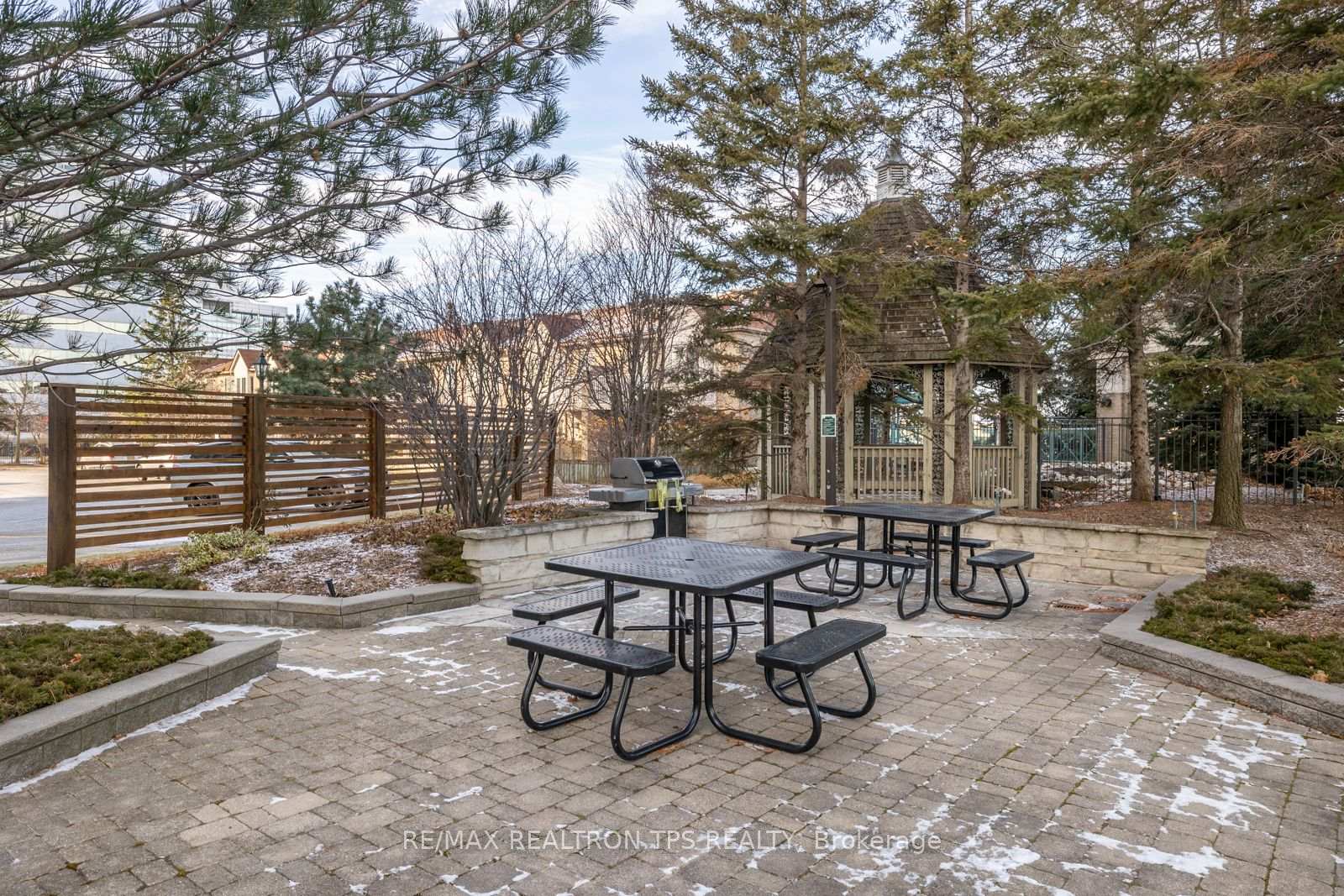 3 Bedrooms Condo at 61 Town Centre, Toronto For sale