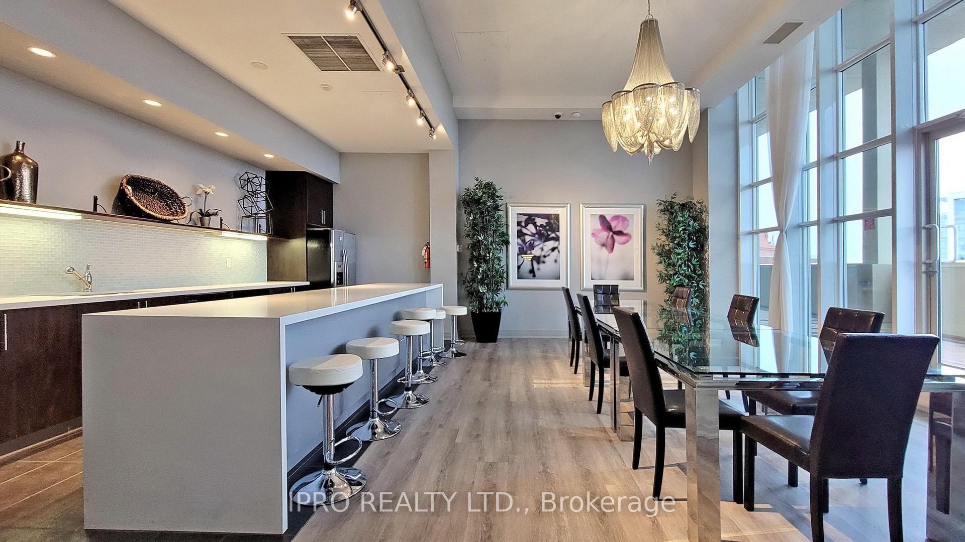 2 Bedrooms Condo at 628 Fleet, Toronto For sale