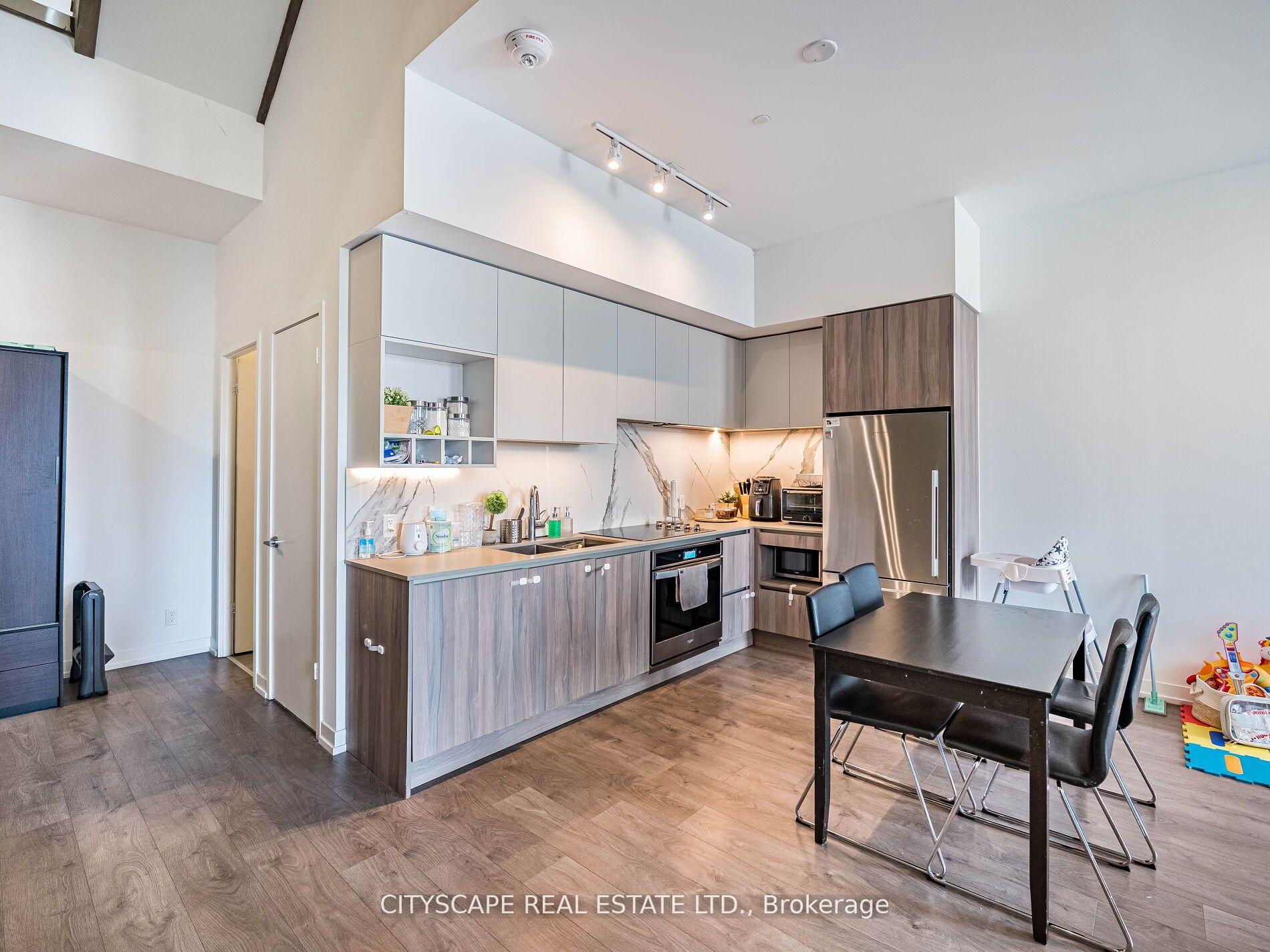 4 Bedrooms Condo at 9 Buttermill, Vaughan For sale