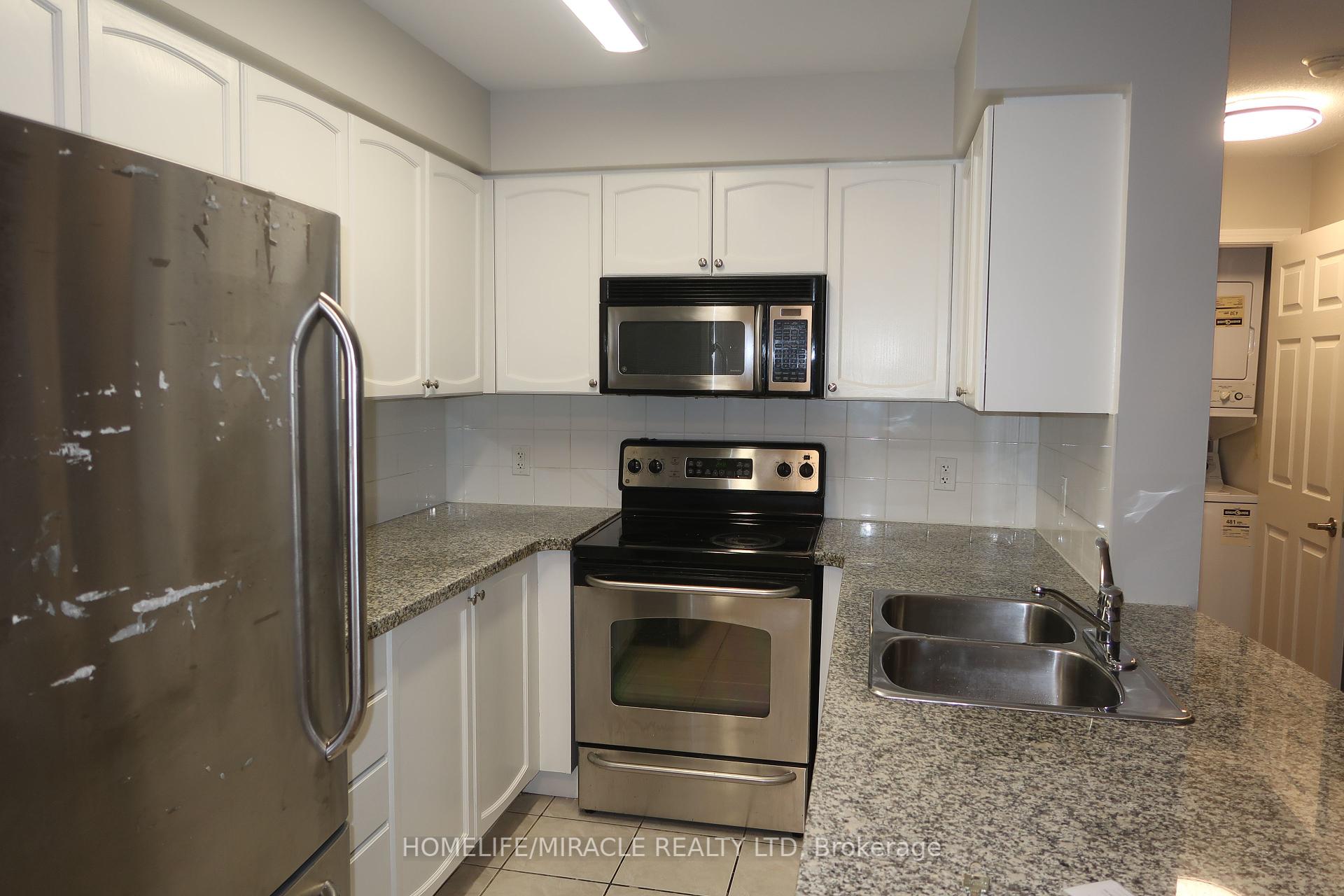 #1801 – 4889 Kimbermount Avenue, Mississauga, ON L5M 7R9