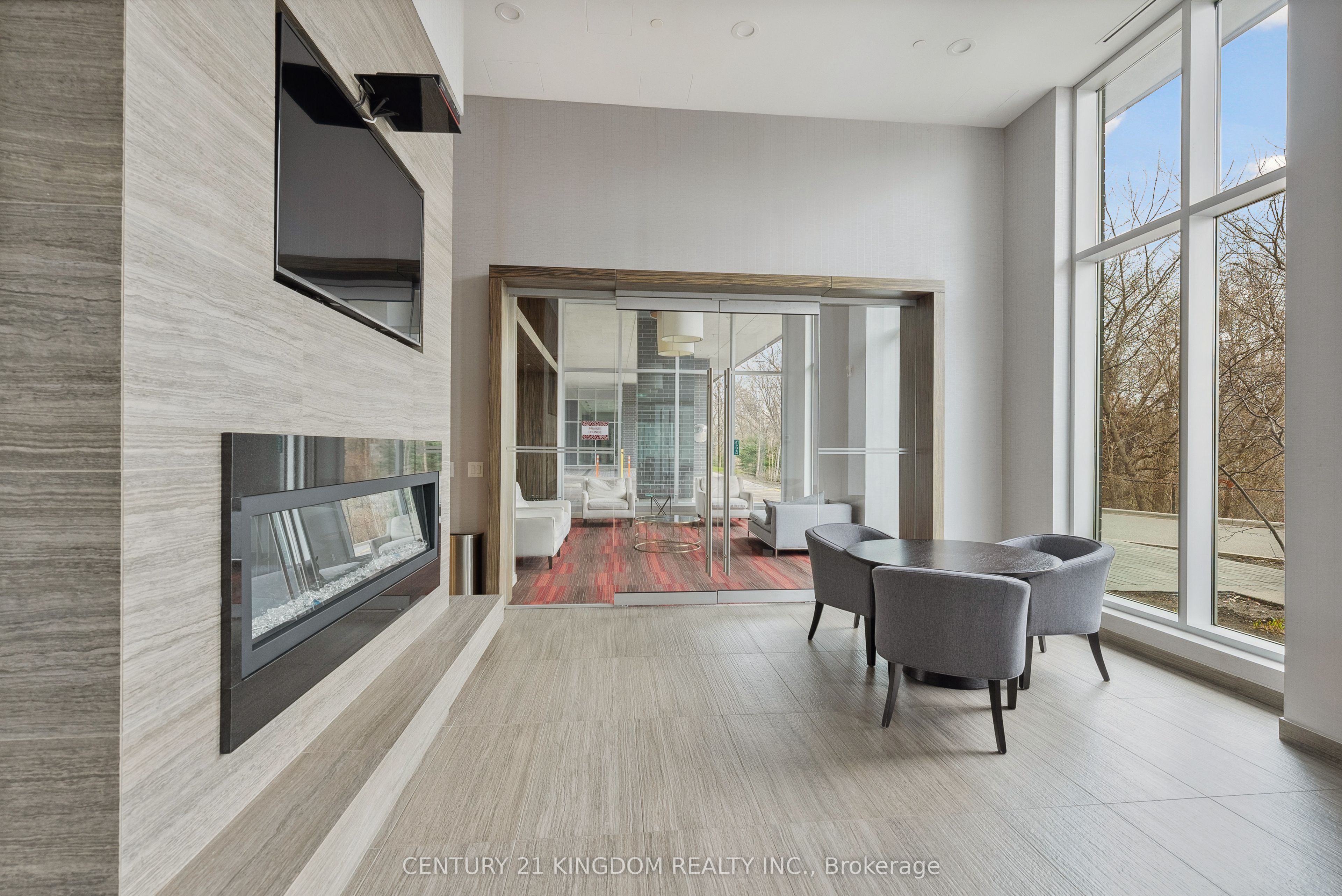8763 bayview Avenue, #233