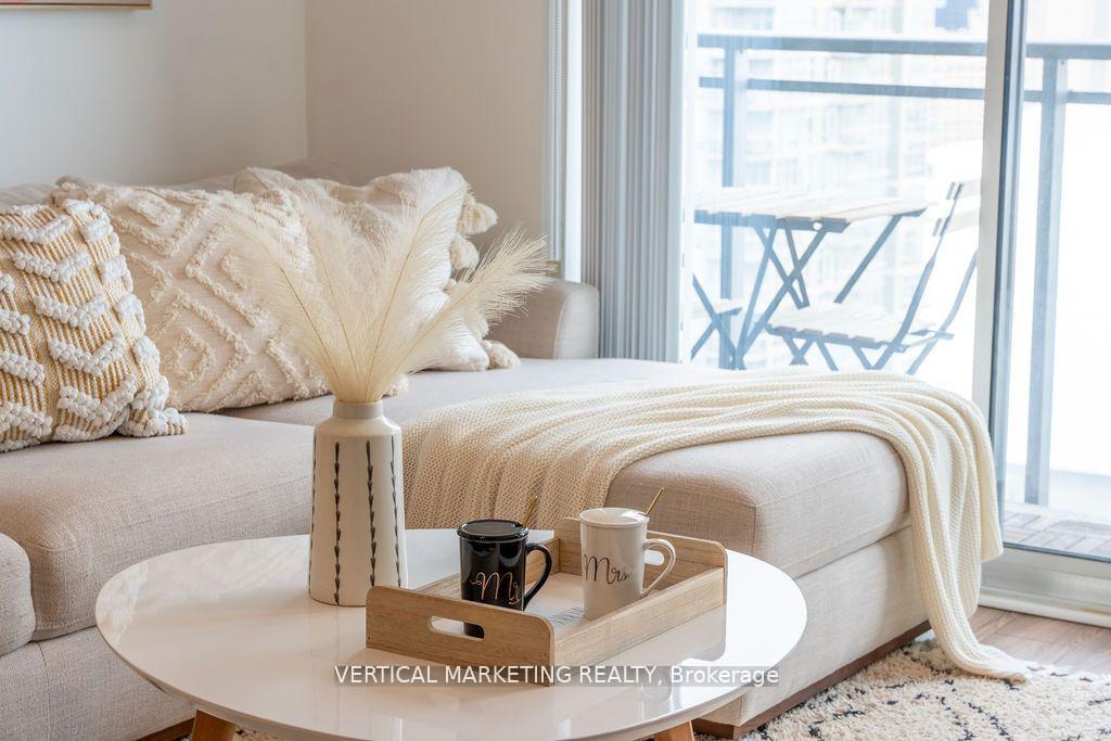2 Bedrooms Condo at 11 Brunel, Toronto For sale
