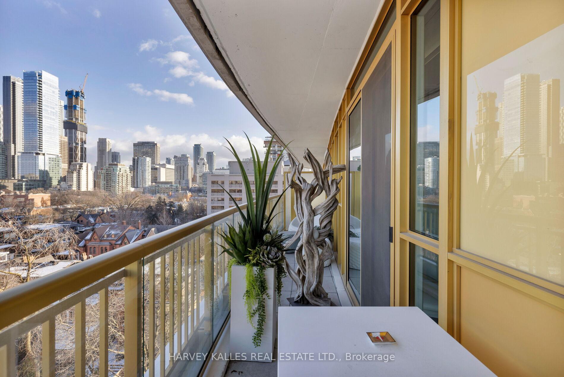 151 Avenue Road 805