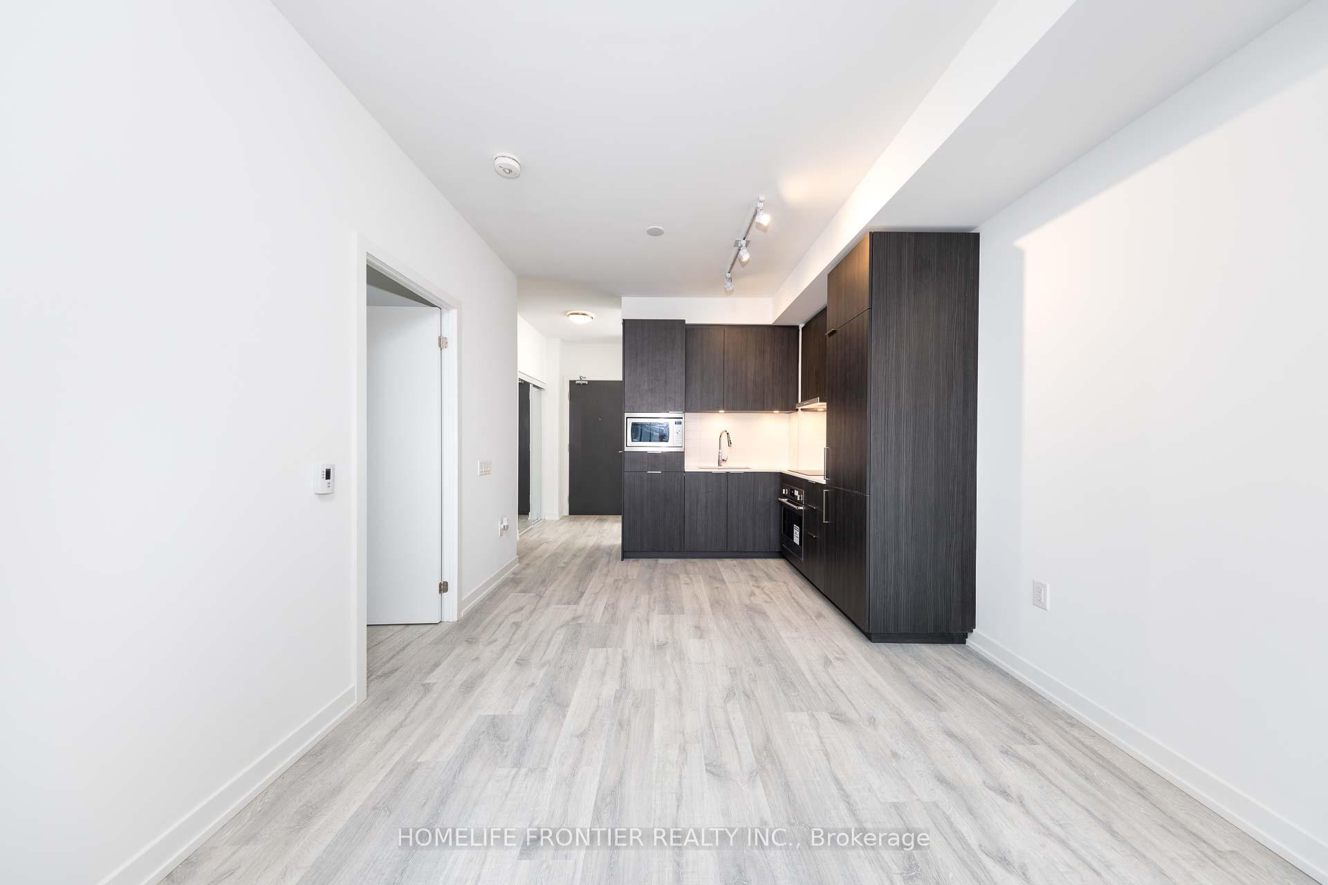 2 Bedrooms Condo at 8 Olympic Garden,  Toronto For sale