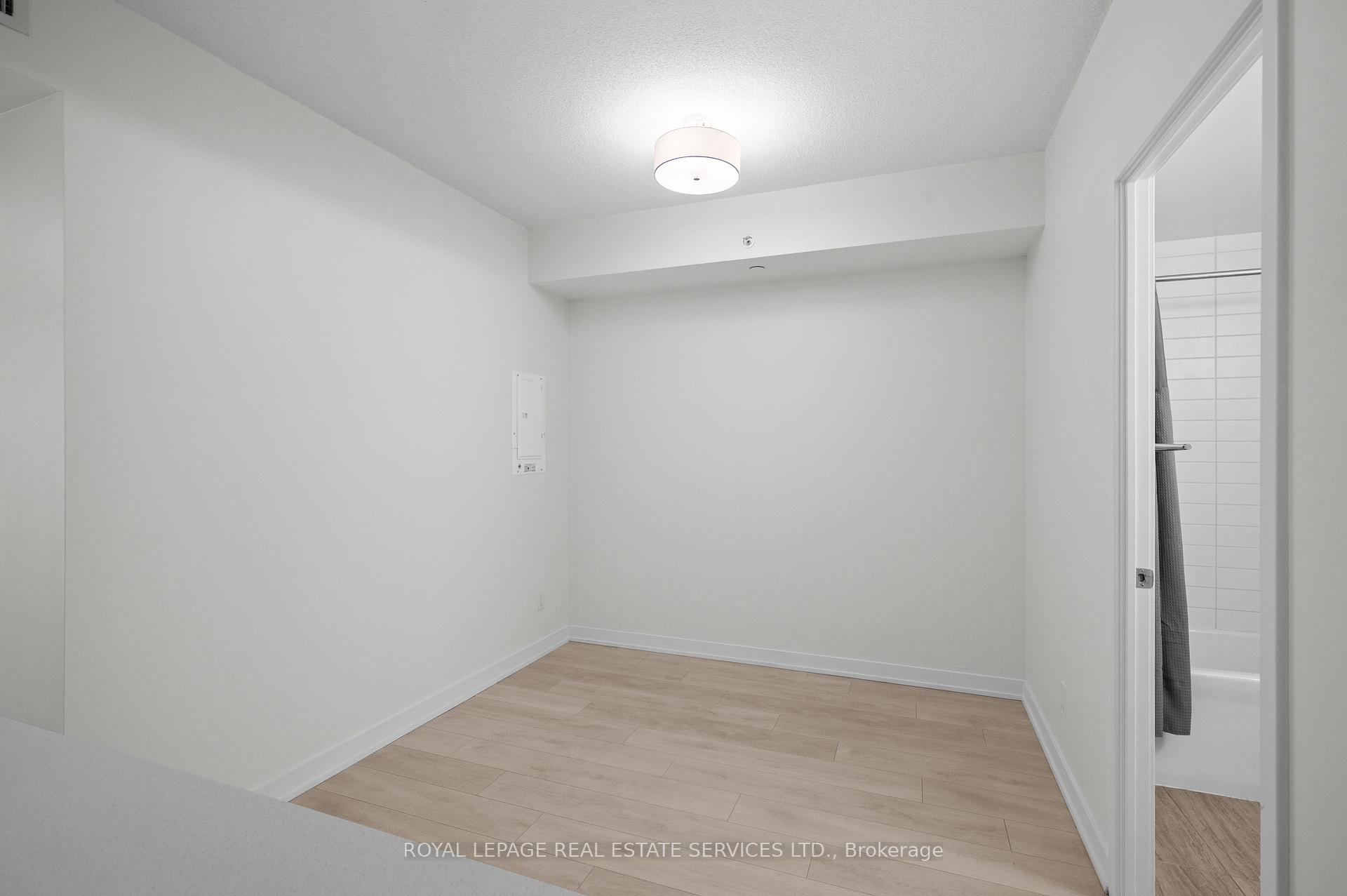 1 Bedroom Condo at 1117 Cooke, Burlington For sale