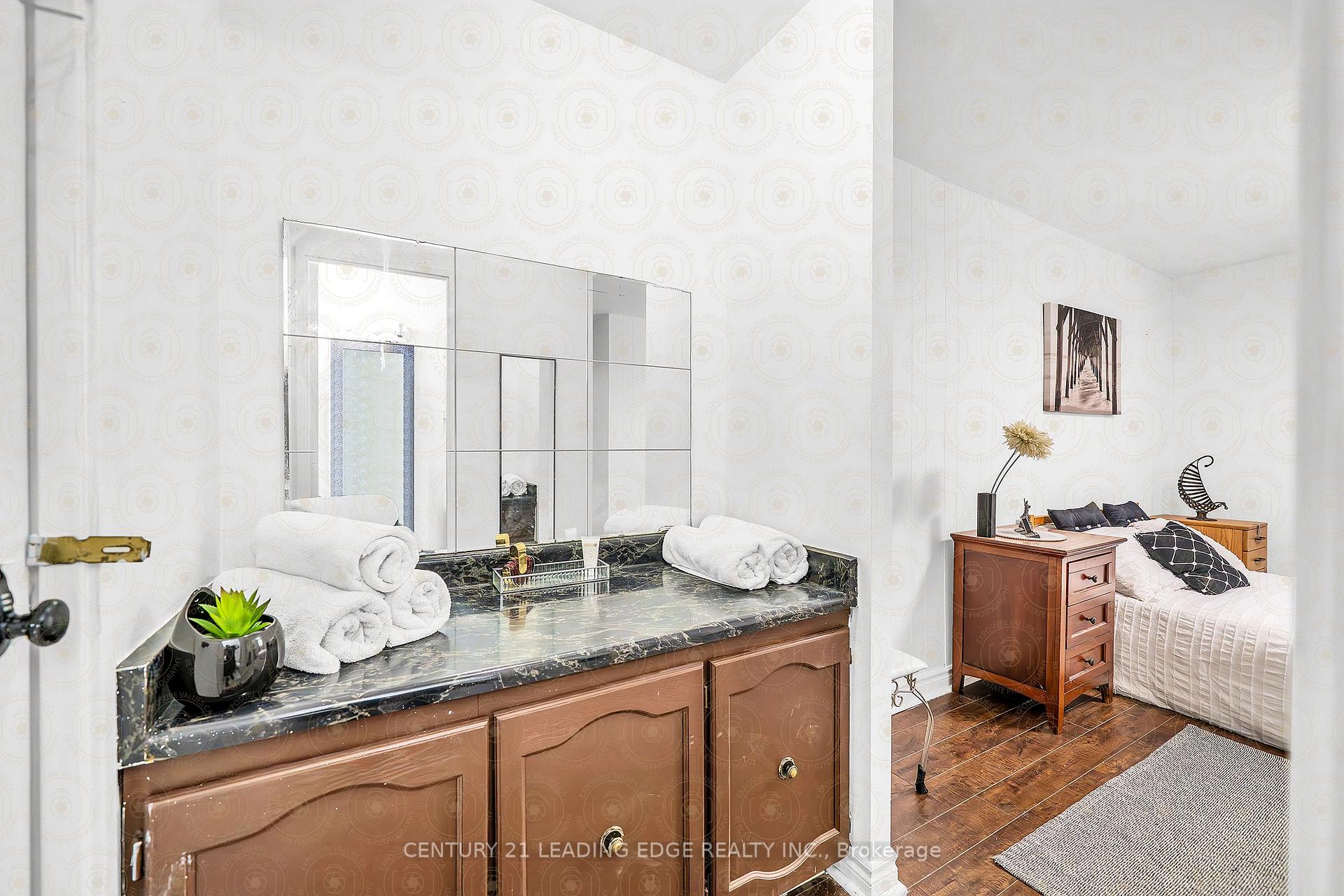 3 Bedrooms Condo at 1690 Victoria Park, Toronto For sale