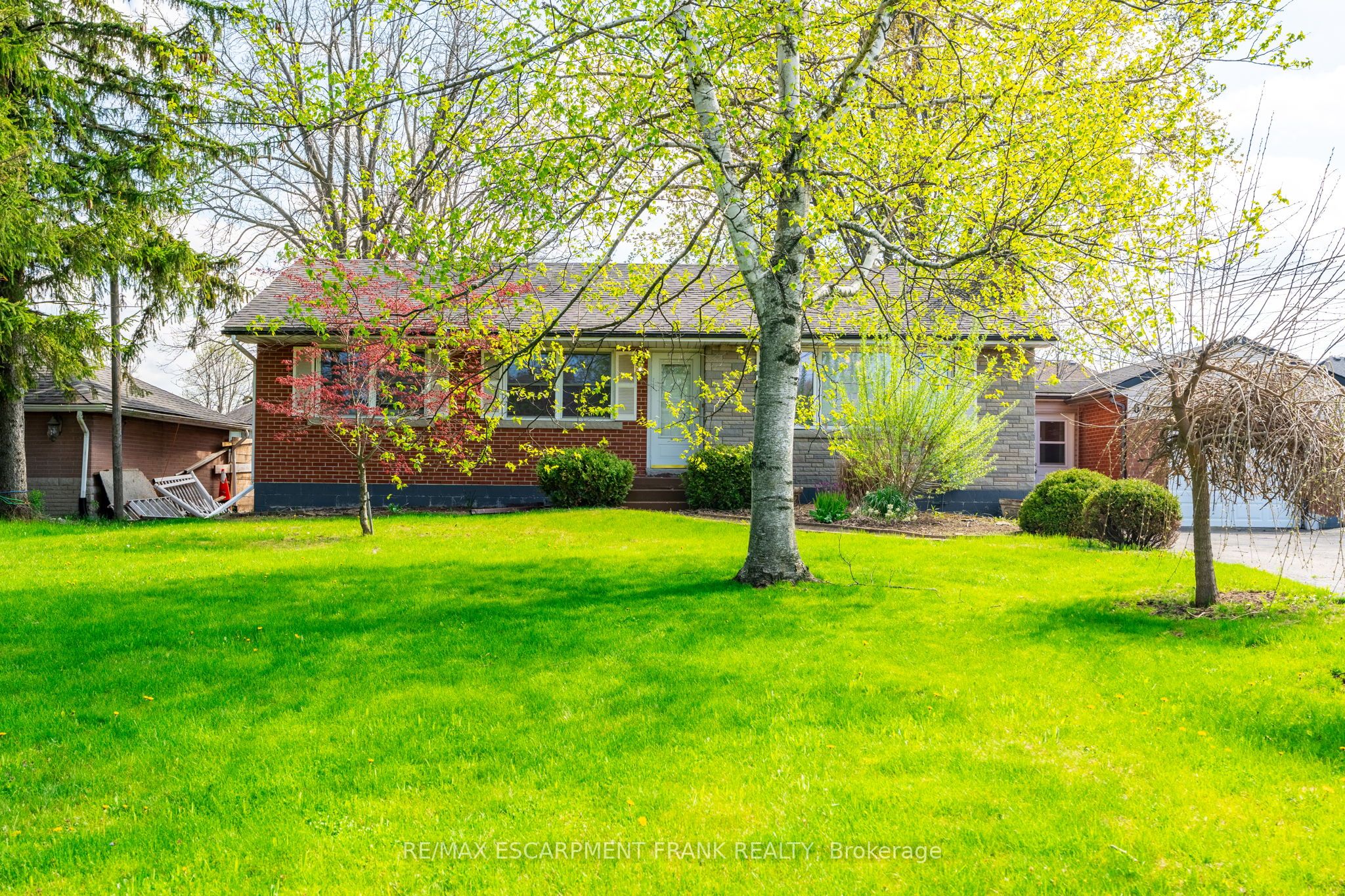 699 RYMAL Road W, Hamilton Gurnett
