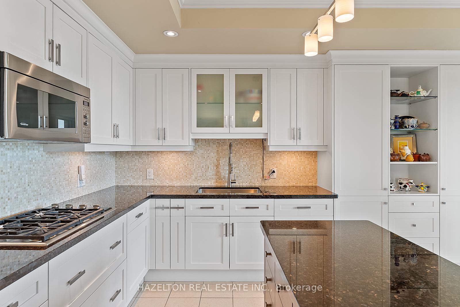 3 Bedrooms Condo at 155 St Clair, Toronto For sale
