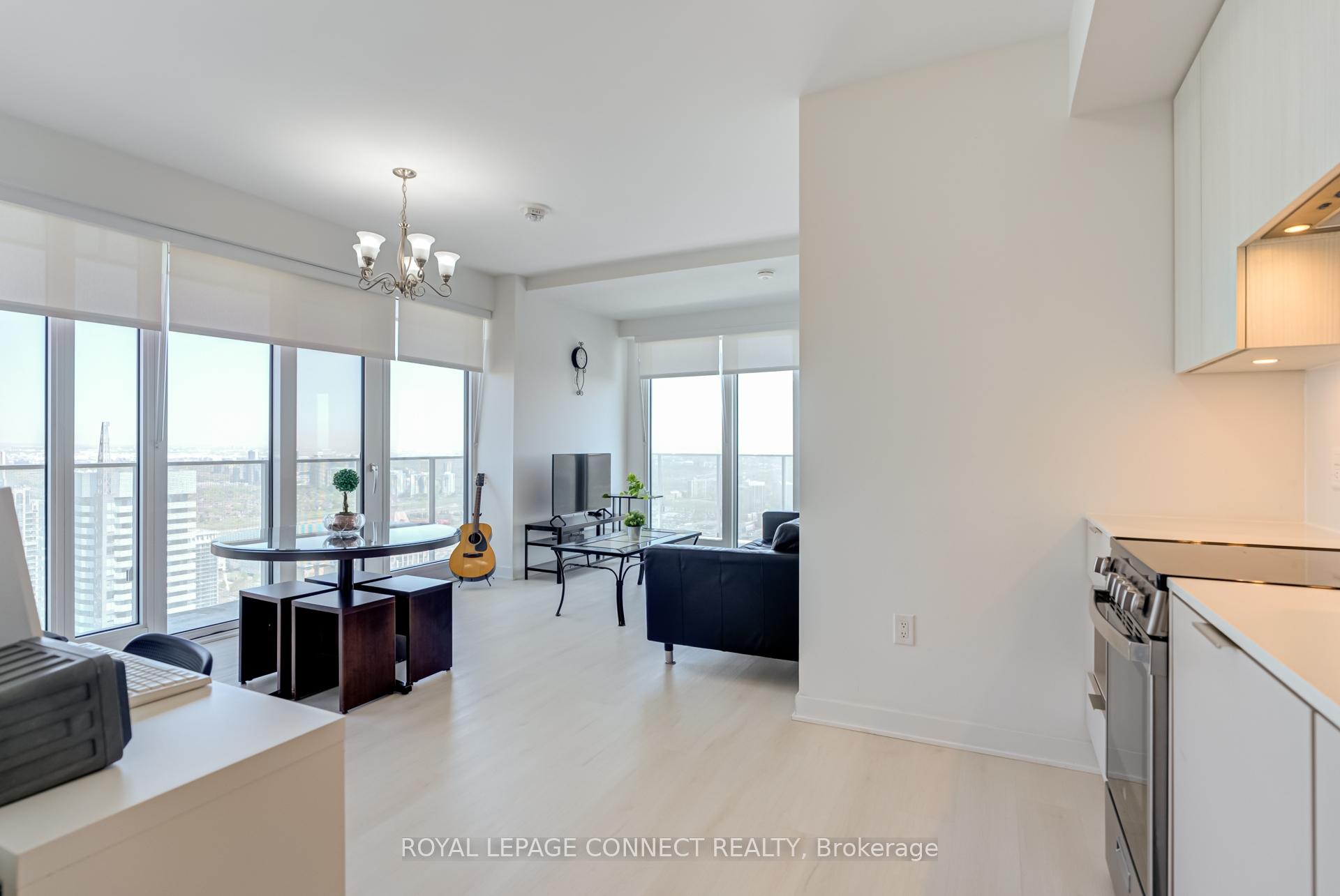 3 Bedrooms Condo at 3900 Confederation, Mississauga For sale