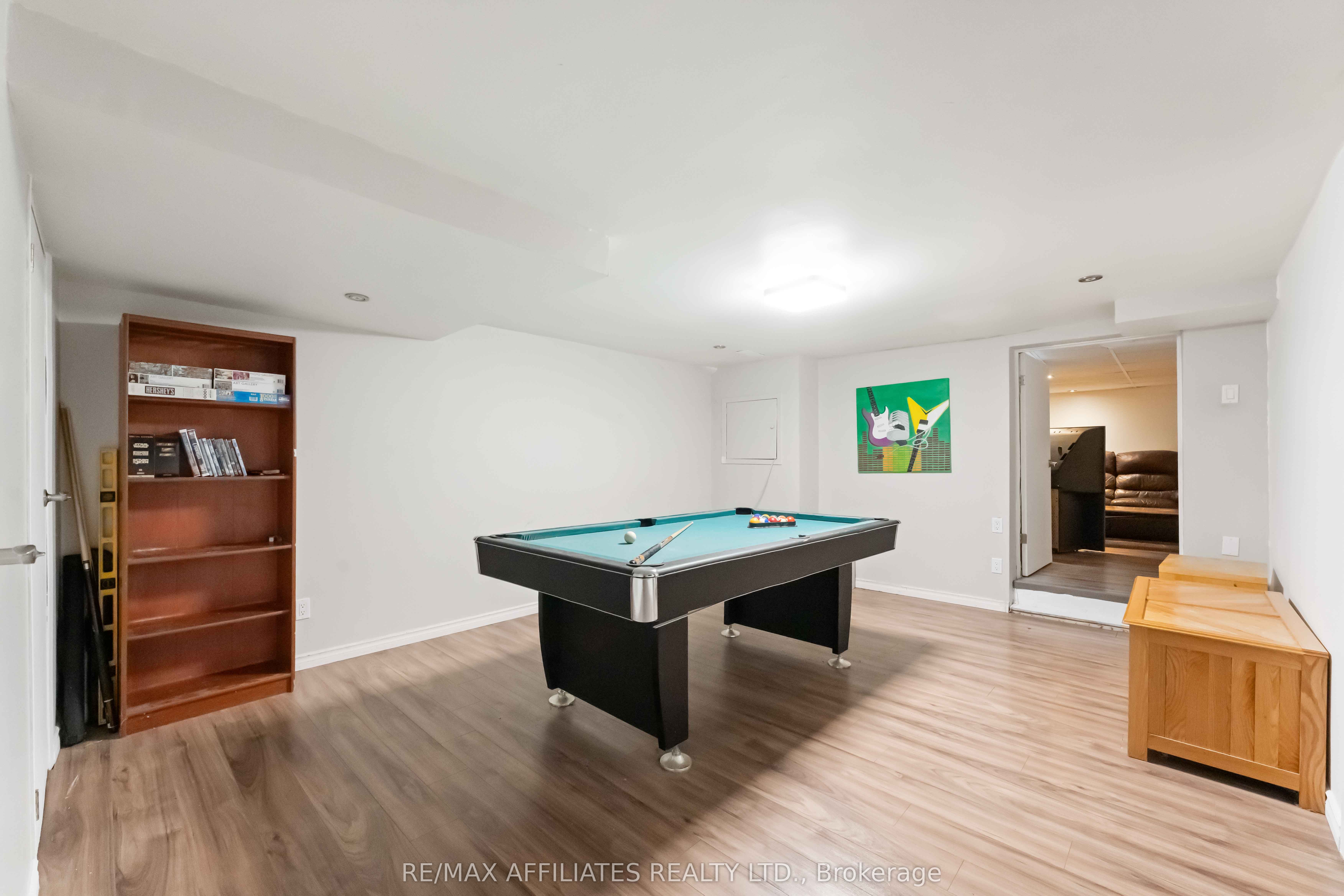 2 Teakwood Court
