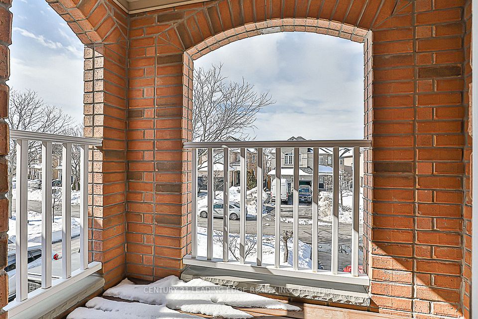 https://trreb-image.ampre.ca/-JgA-J-KQV0-jk7vs7bRGw81iW4OWQ77Mho-AMjLSvc/rs:fit:960:960/wm:.5:so:0:50:.4/wmsh:10/wmt:PHNwYW4gZm9yZWdyb3VuZD0nd2hpdGUnIGZvbnQ9JzY4Jz5DRU5UVVJZIDIxIExFQURJTkcgRURHRSBSRUFMVFkgSU5DLiwgQnJva2VyYWdlPC9zcGFuPg/L3RycmViL2xpc3RpbmdzLzQwLzY2LzQ3LzA0L3AvNGQxMTRkZjktNWI3Yy00ZTdkLWJlZWYtODhmNGVhYTY4NWQyLmpwZw.jpg