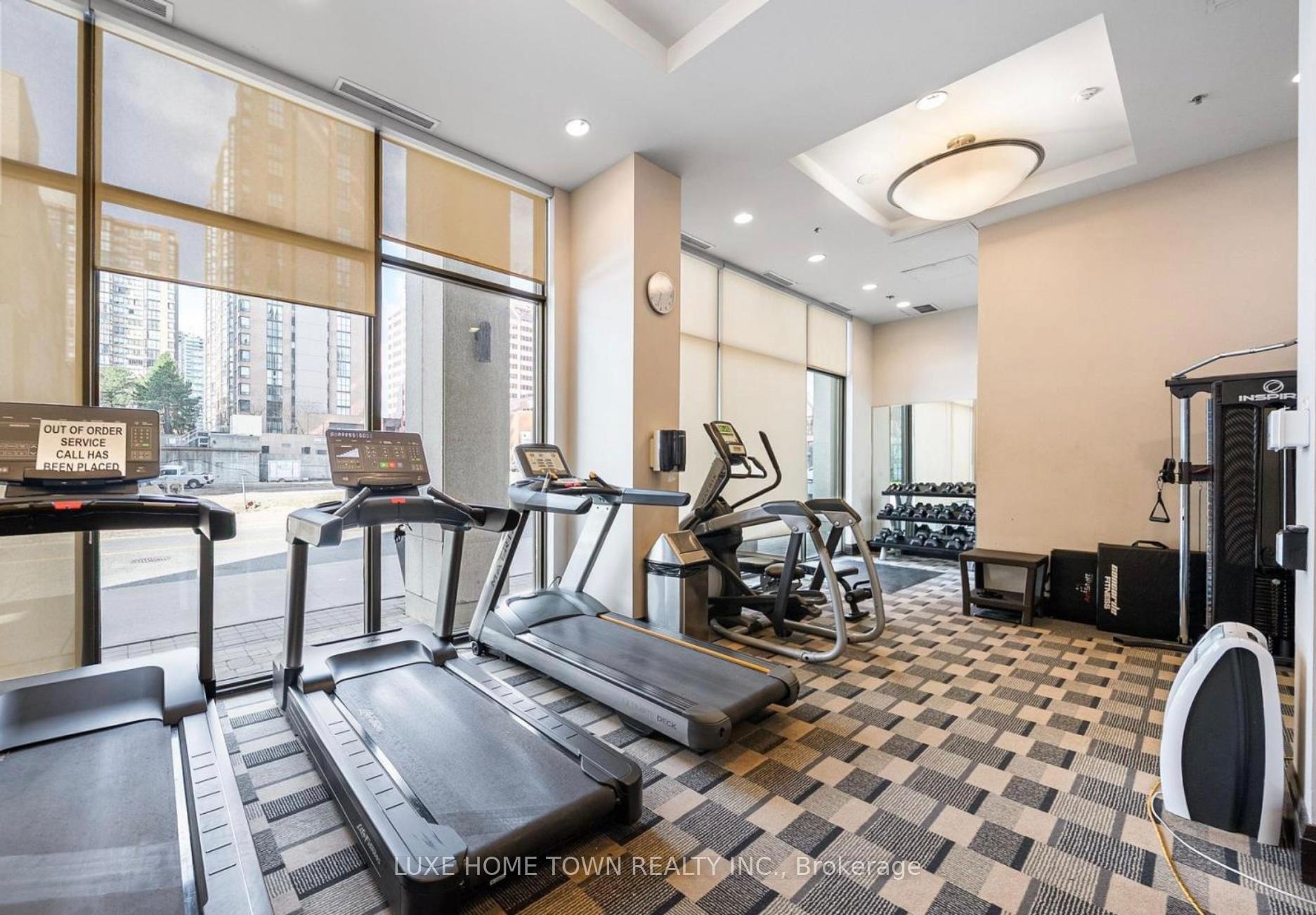 2 Bedrooms Condo at 208 Enfield, Mississauga For sale