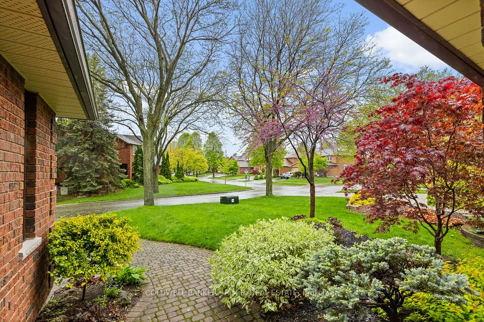 9 O'Connor Drive, Whitby, ON L1N 7X7