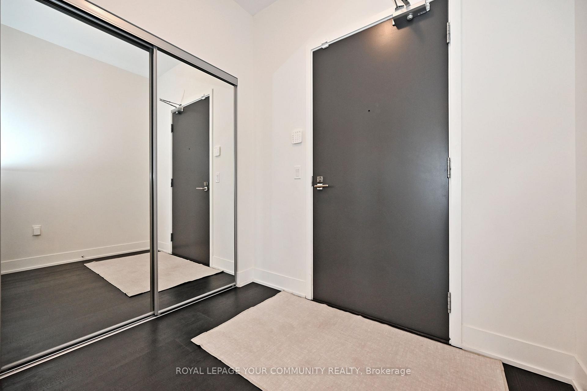 2 Bedrooms Condo at 2908 Highway 7, Vaughan For sale