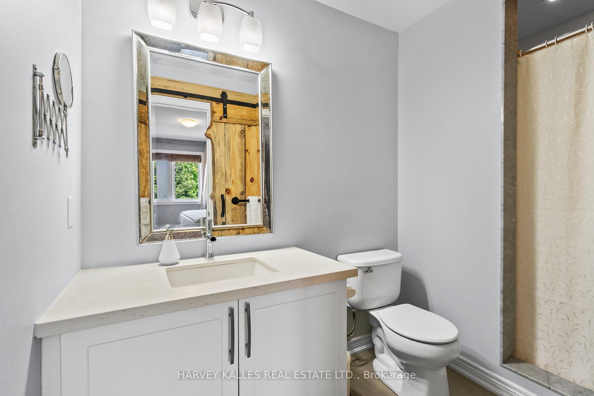 3 Bedrooms Condo at 3003 Glover, Burlington For sale