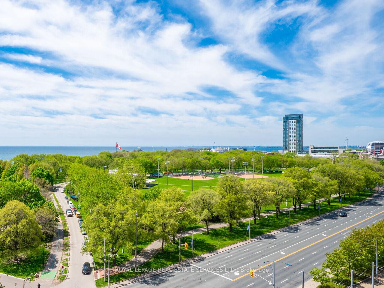 2 Bedrooms Condo at 628 Fleet, Toronto For sale