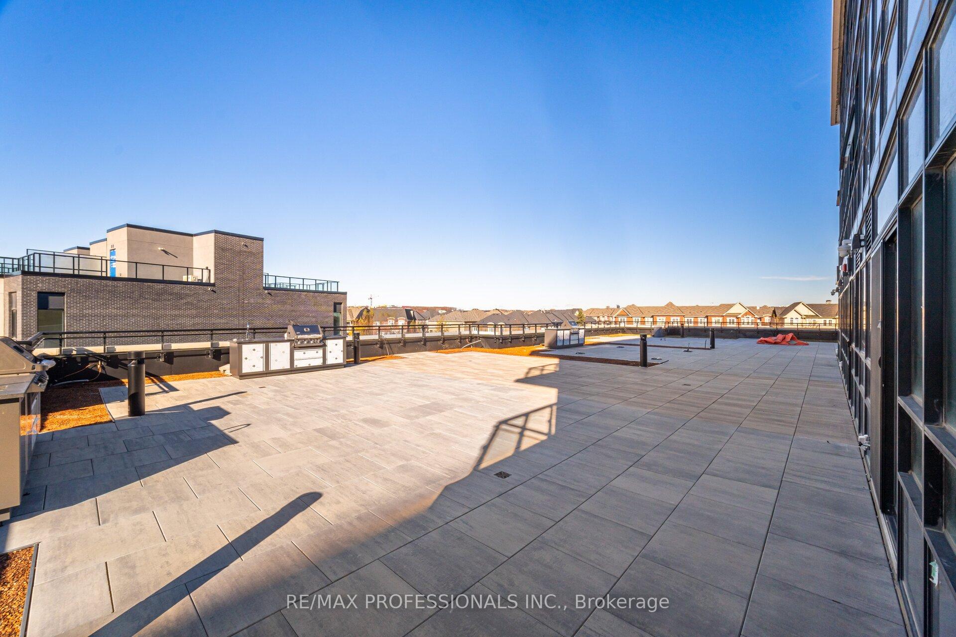 1 Bedroom Condo at 395 Dundas,  Oakville For sale