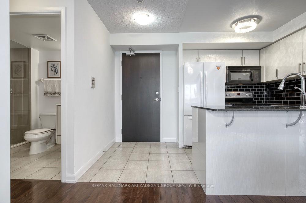 3 Bedrooms Condo at 5791 Yonge, Toronto For sale