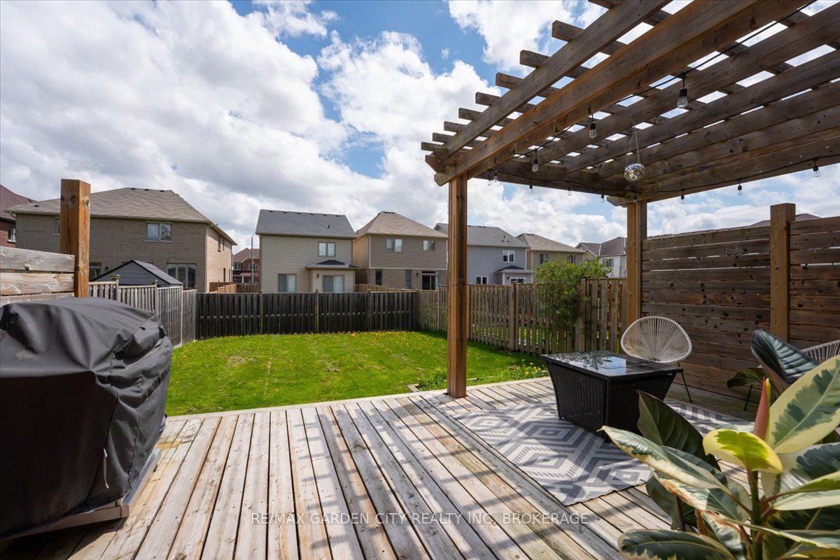 8648 DOGWOOD Crescent
