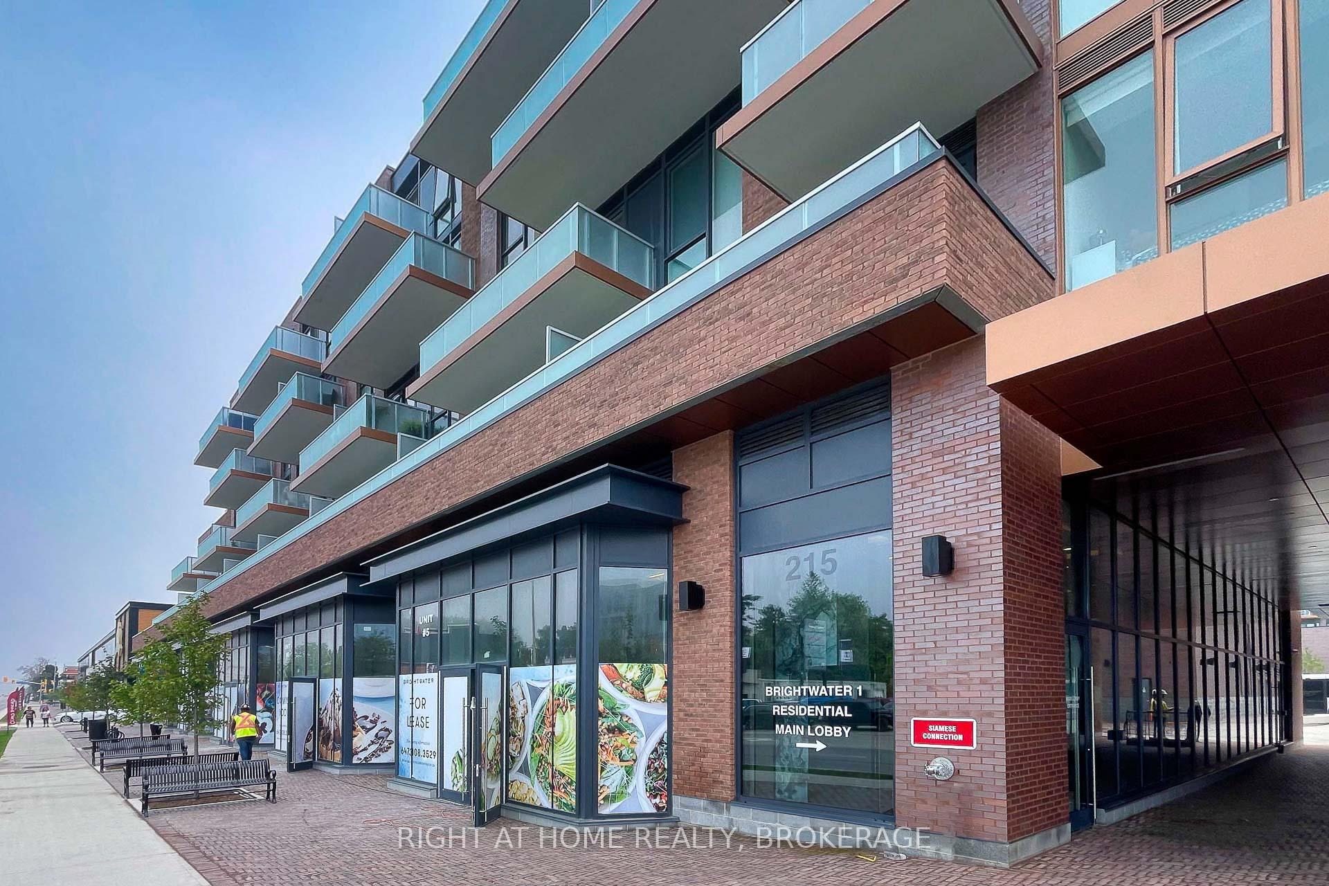 3 Bedrooms Condo at 215 Lakeshore, Mississauga For sale