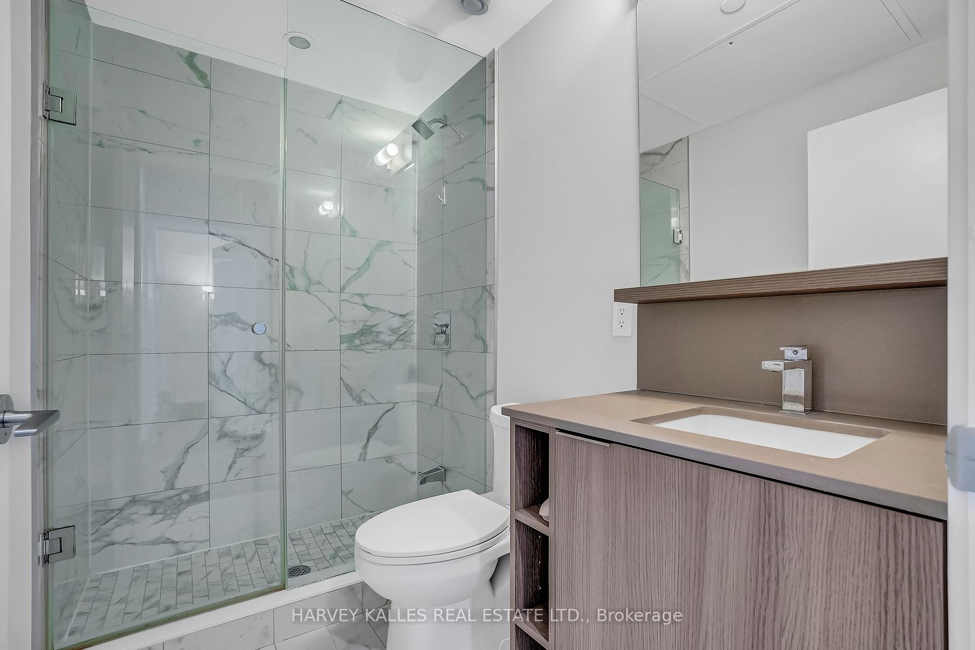 4 Bedrooms Condo at 85 Wood, Toronto For sale