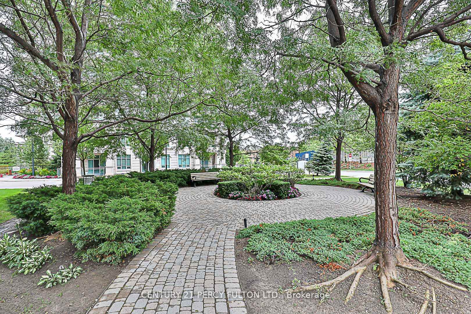 3 Bedrooms Condo at 10 Bloorview,  Toronto For sale