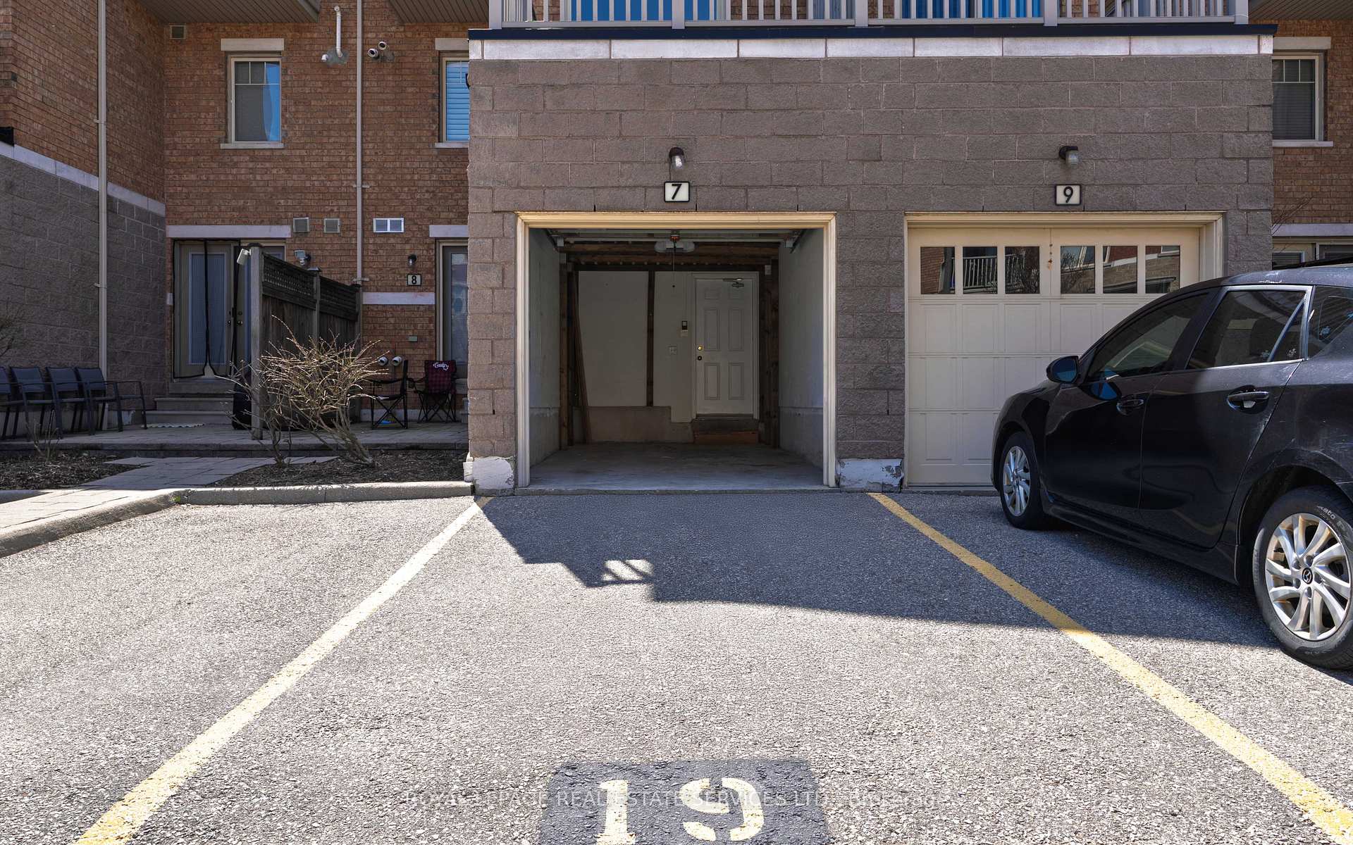 4 Bedrooms Condo at 5025 Ninth, Mississauga For sale