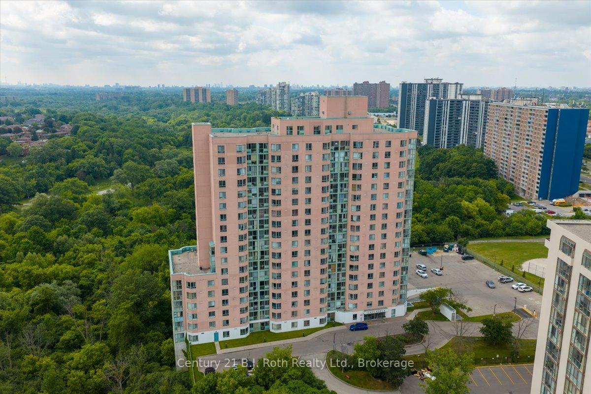 1 Bedroom Condo at 41 MARKBROOK, Toronto For sale