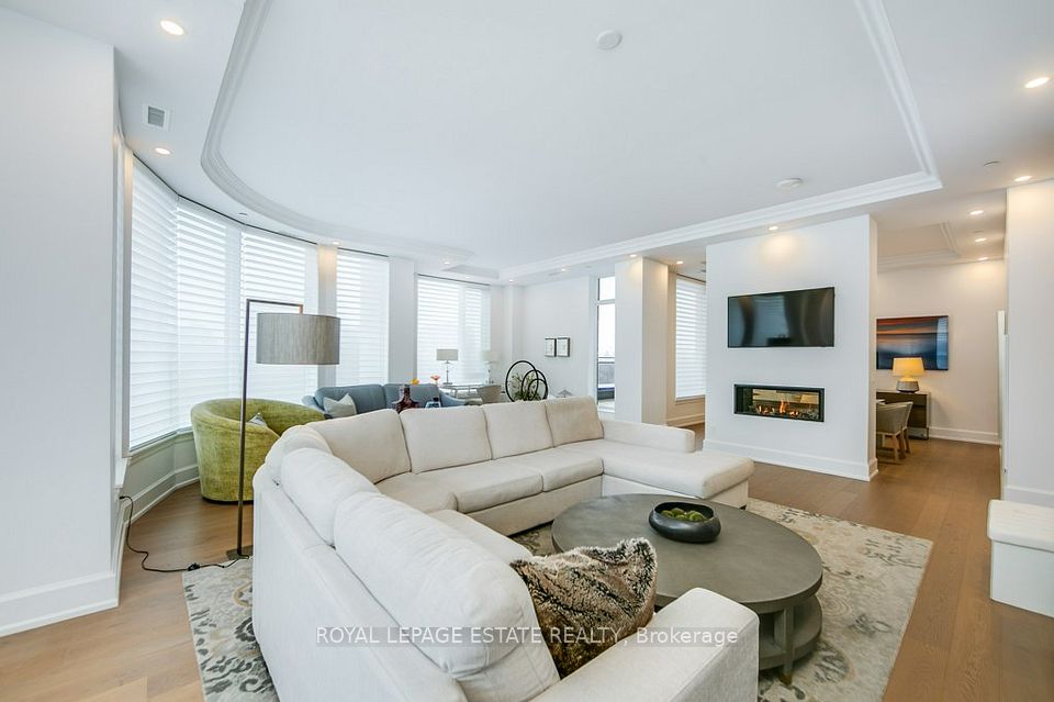 1441 Elgin