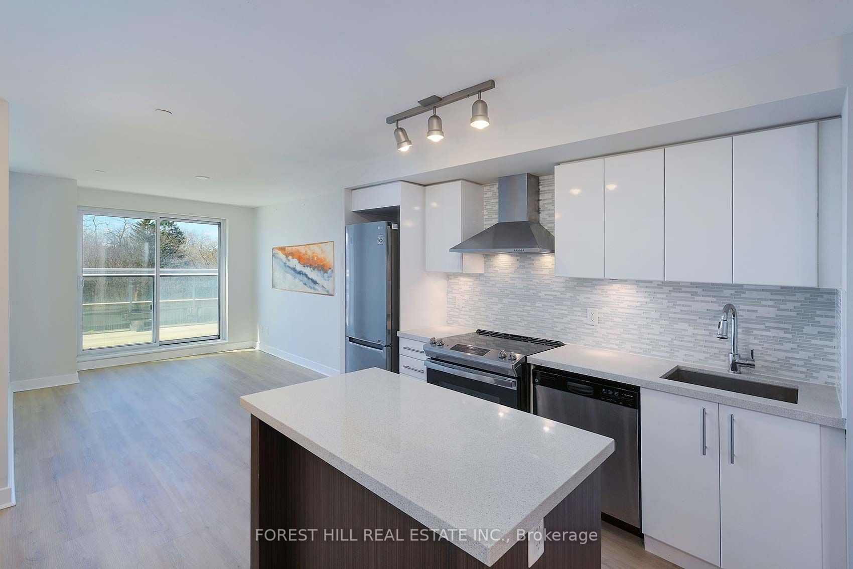 58 Orchard View Boulevard, #401