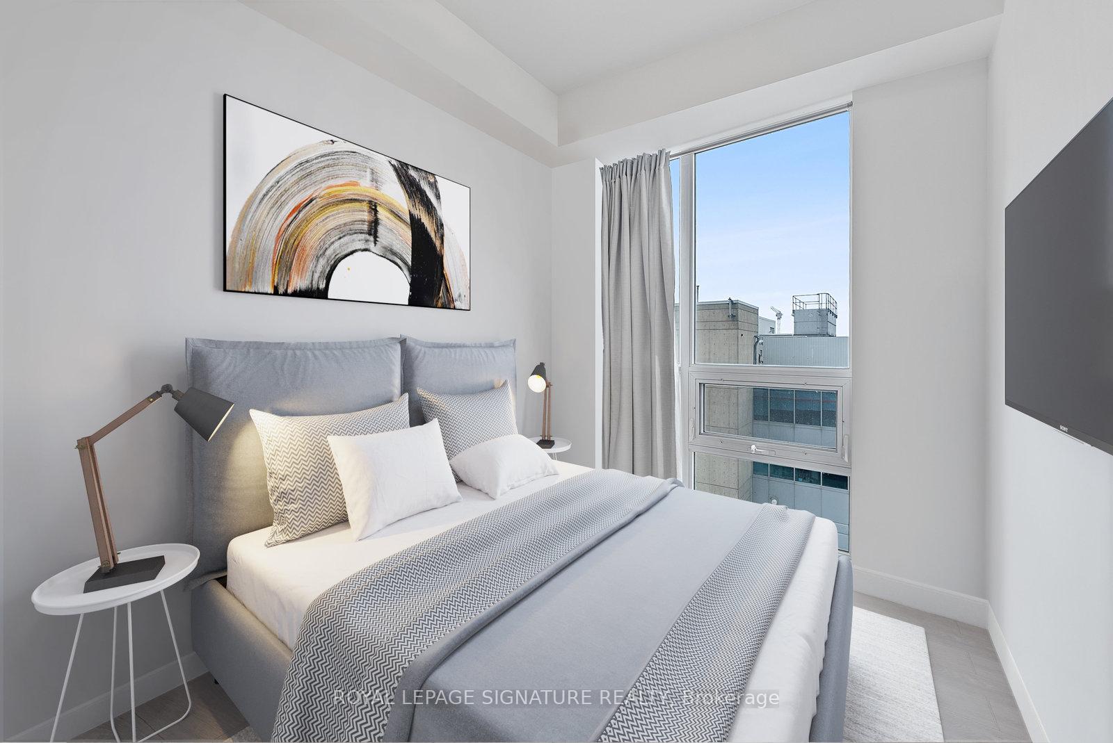 2 Bedrooms Condo at 30 Roehampton, Toronto For sale