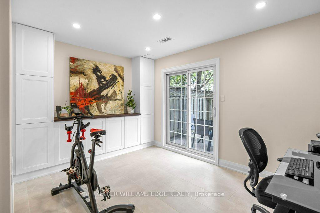 2 Bedrooms Condo at 3480 Upper Middle, Burlington For sale
