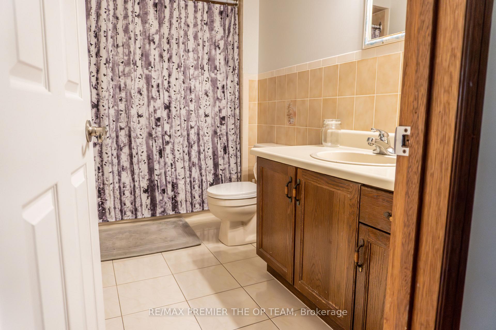 3 Bedrooms Condo at 255 Mount Albion, Hamilton For sale