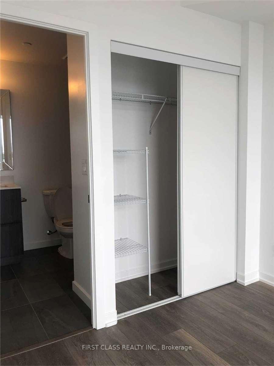 2 Bedrooms Condo at 56 Forest Manor,  Toronto For sale