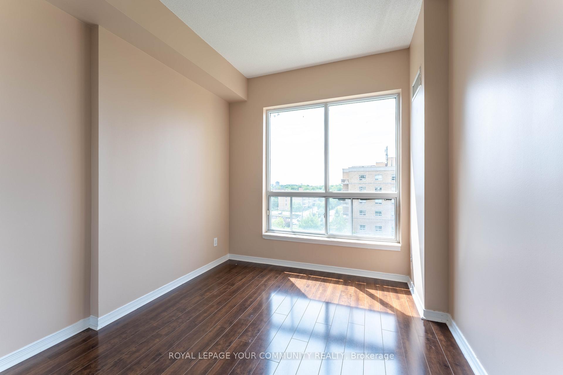 3 Bedrooms Condo at 1 Maison Parc, Vaughan For sale