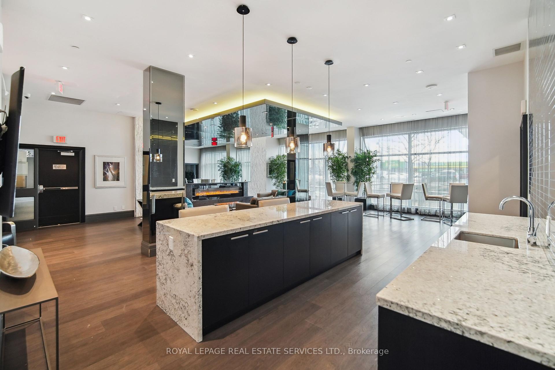 2 Bedrooms Condo at 65 Speers,  Oakville For sale
