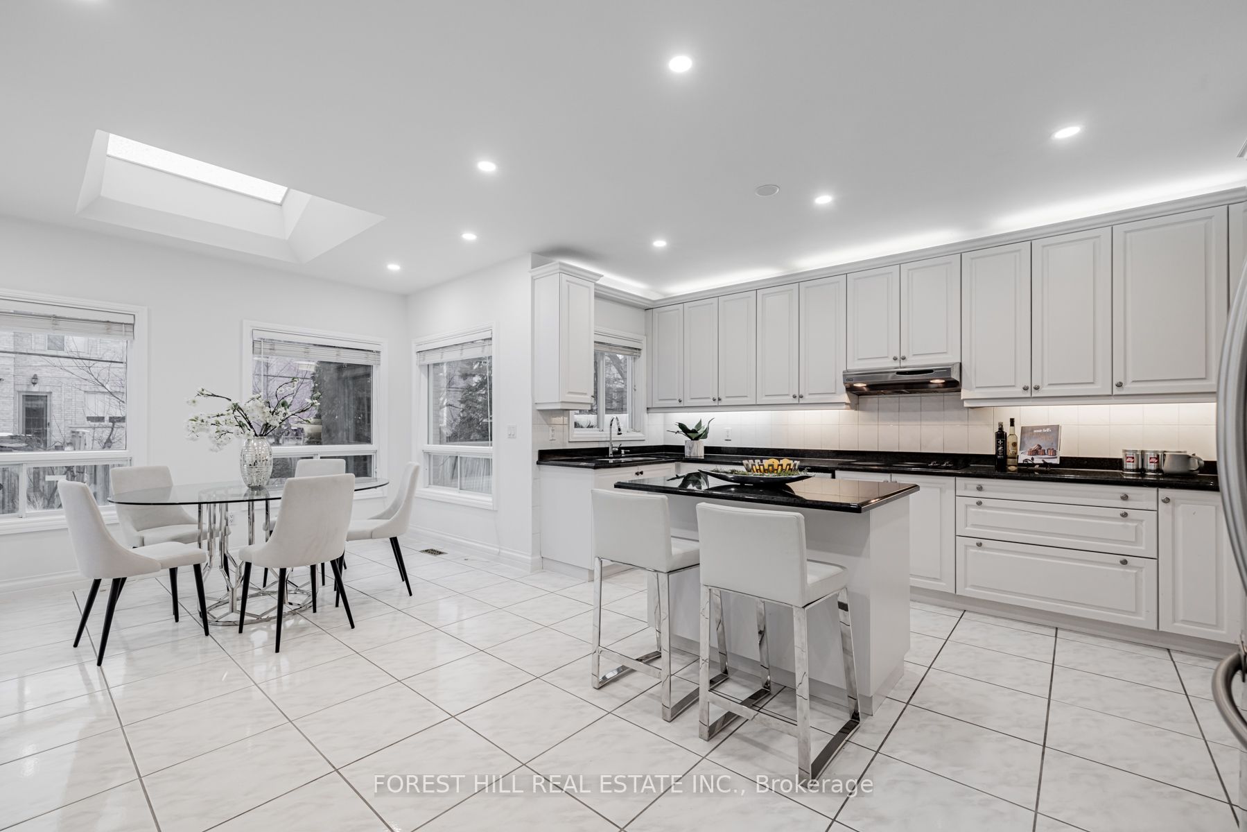 266 Empress Avenue, Toronto, ON M2N 3V3