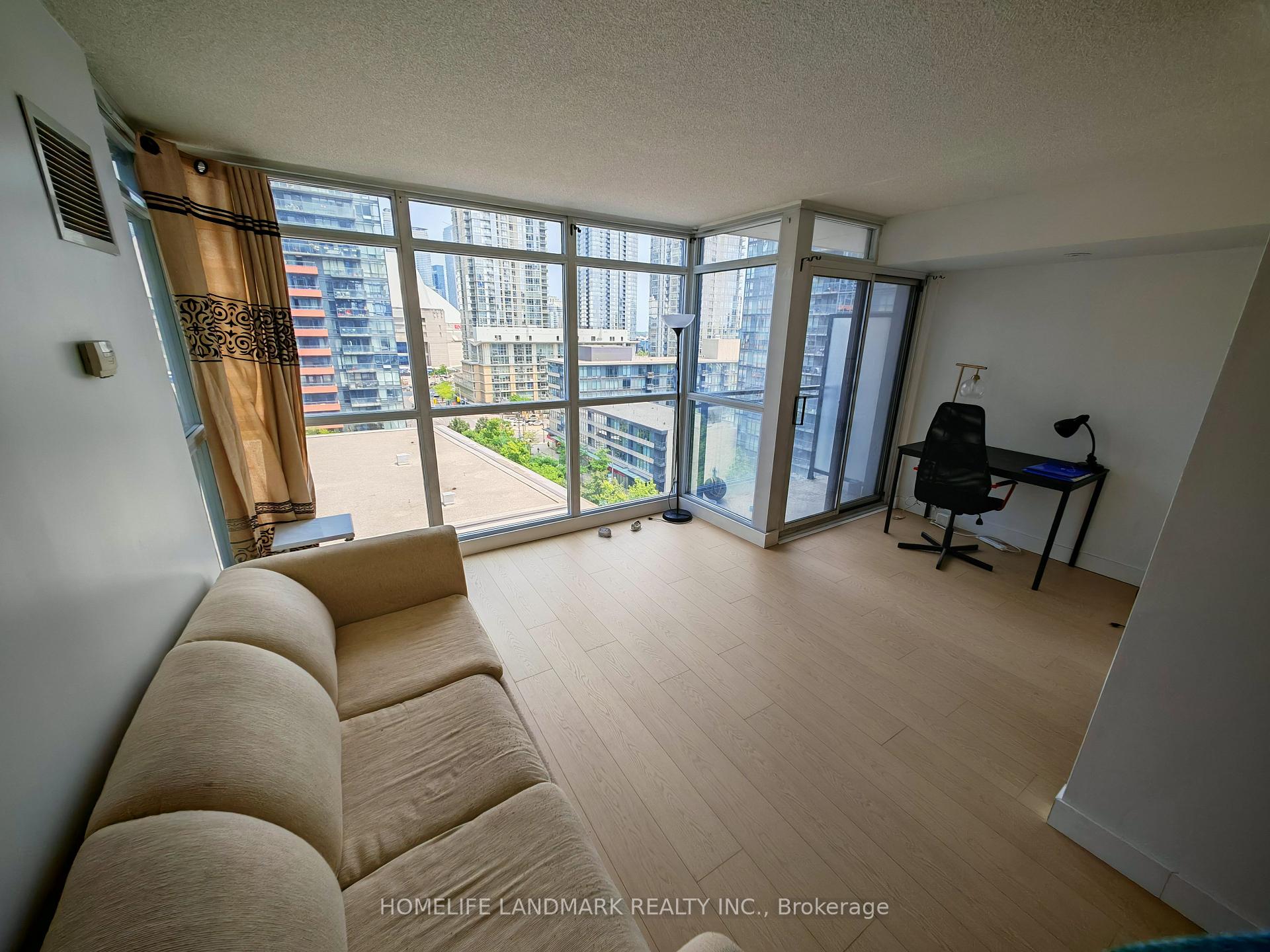 2 Bedrooms Condo at 8 Telegram, Toronto For sale