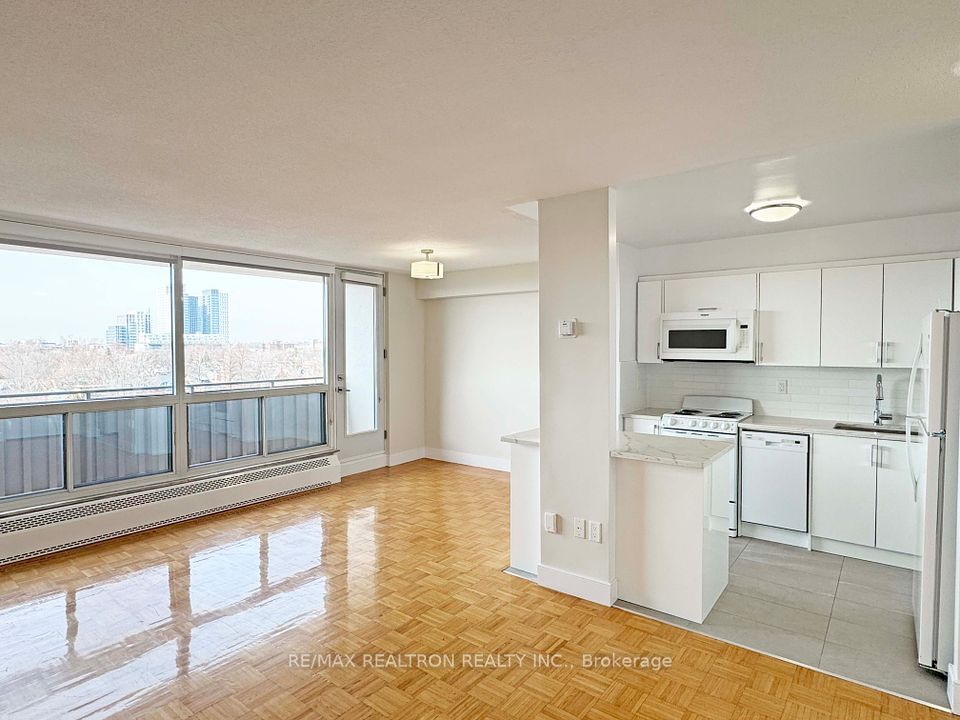 #811 - 666 Spadina Avenue, Toronto, ON M5S 2H8