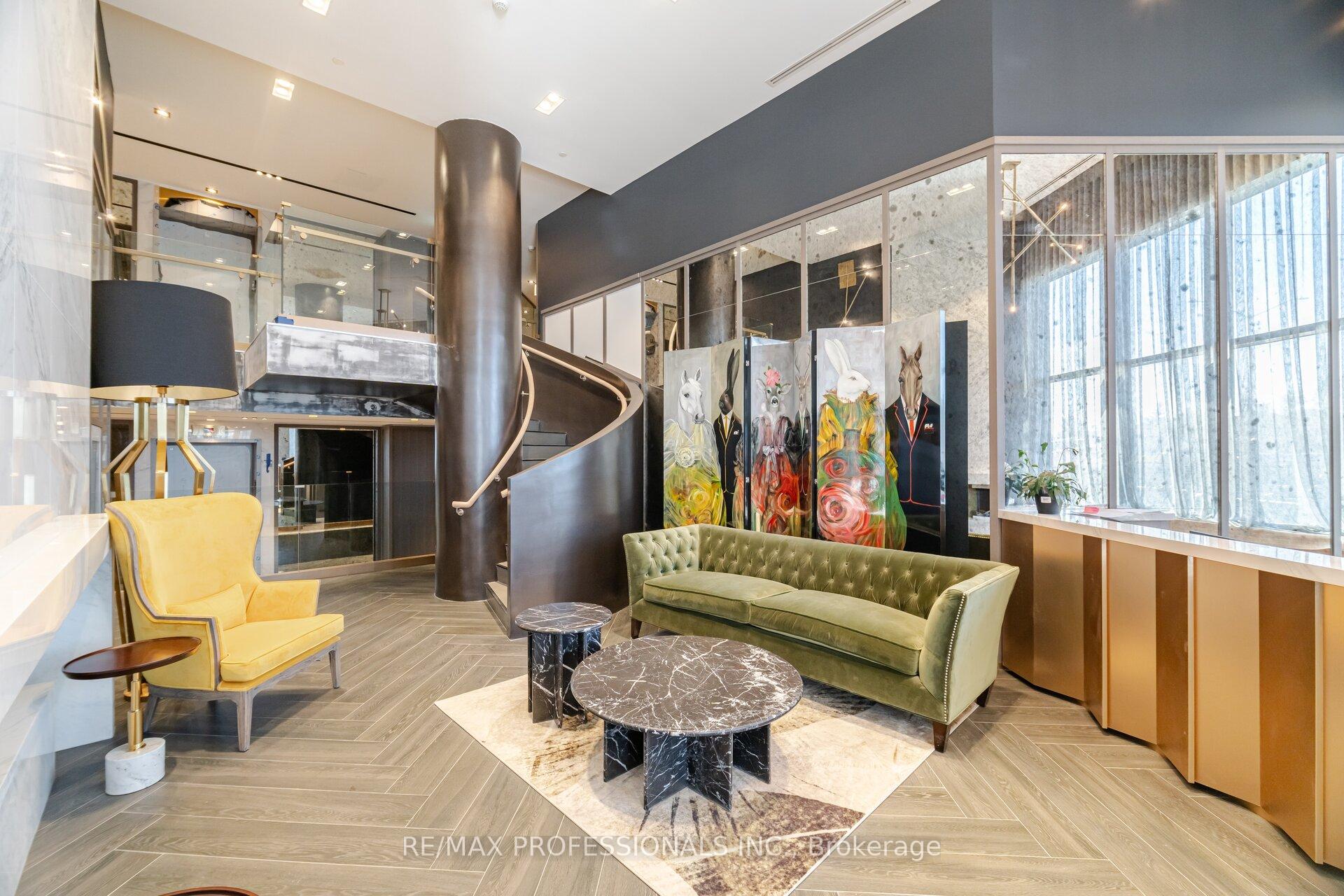 1 Bedroom Condo at 395 Dundas,  Oakville For sale
