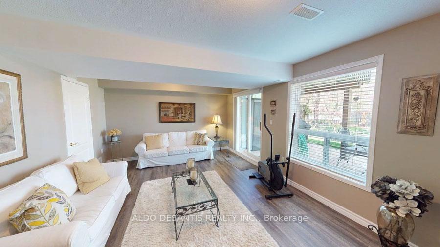 3 Bedrooms Condo at 348 Highland, Hamilton For sale
