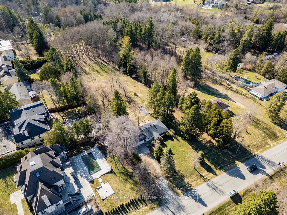 200 Martin Street, King, ON L7B 1J5