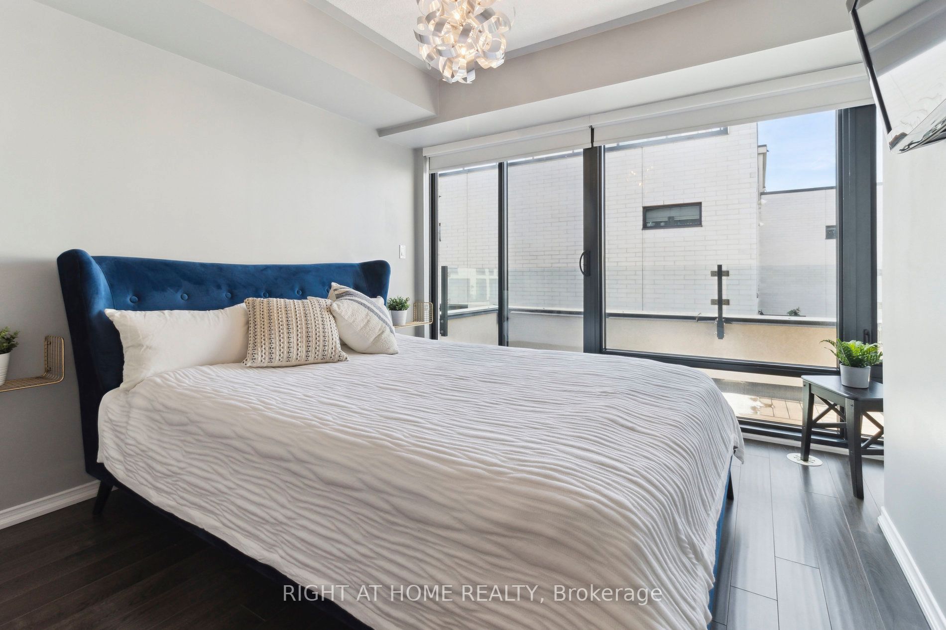 130 Widdicombe Hill Boulevard W, #415