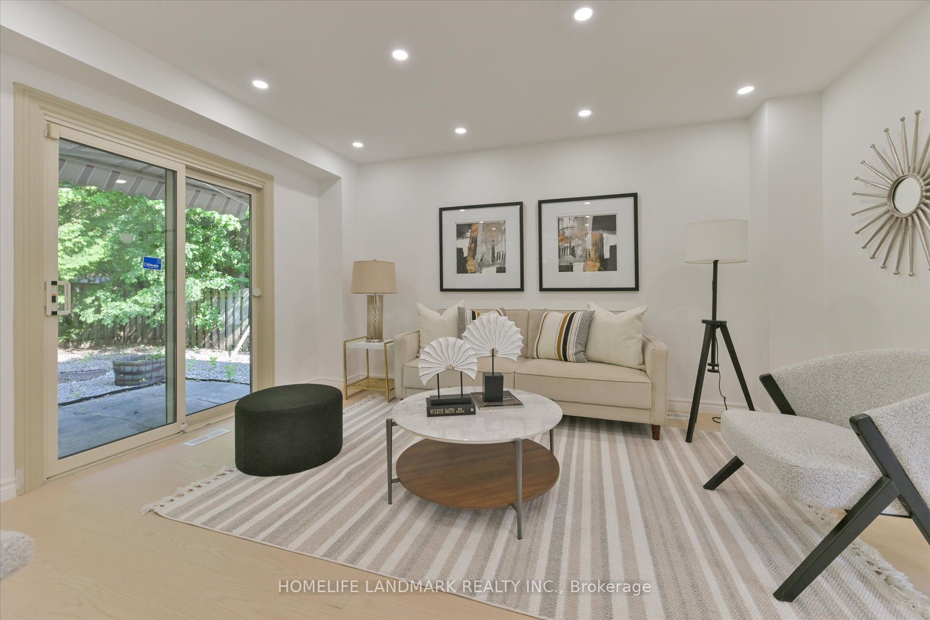 11 Hunter's Point Drive
