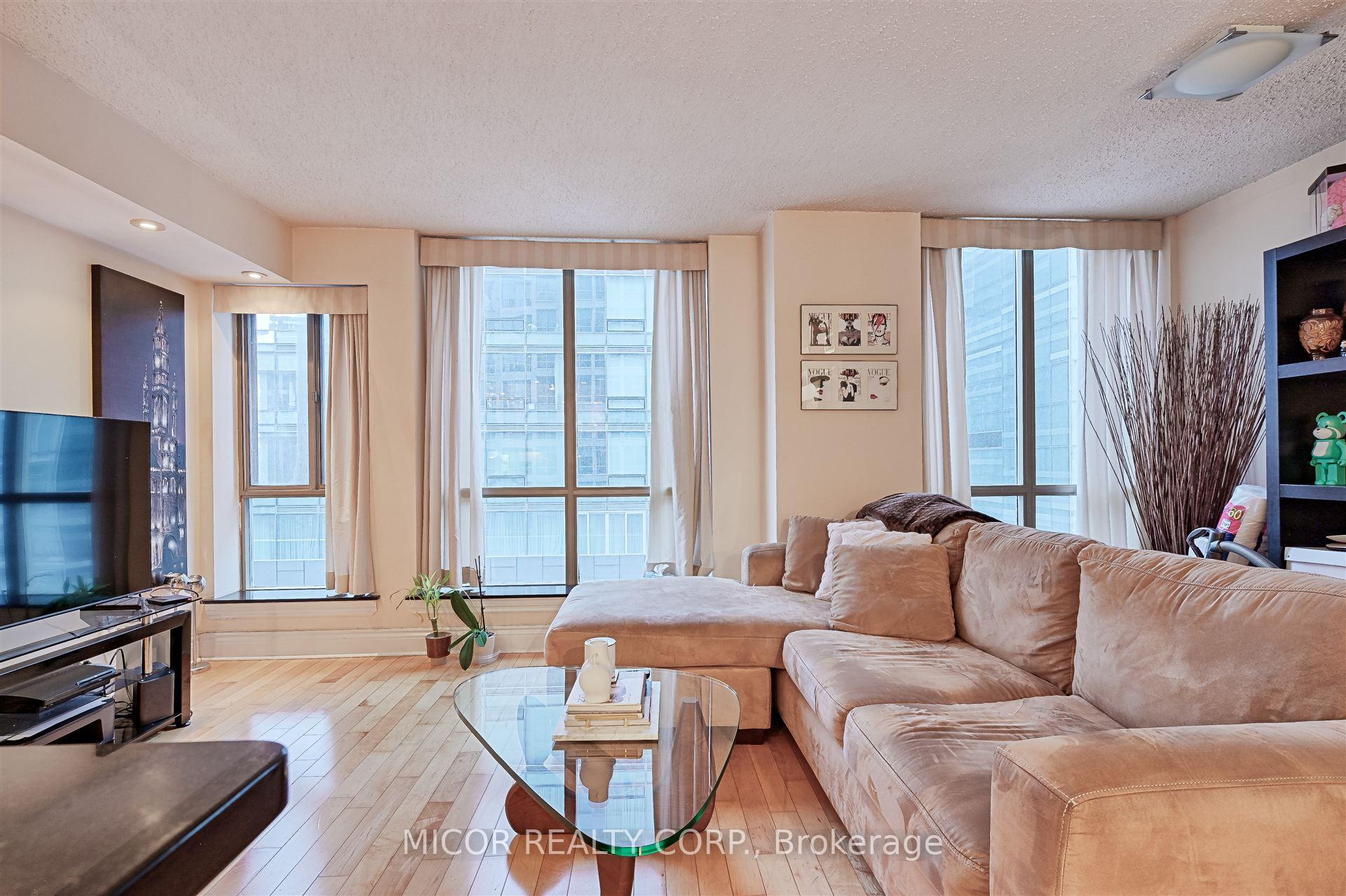 1 Bedroom Condo at 40 Scollard,  Toronto For sale