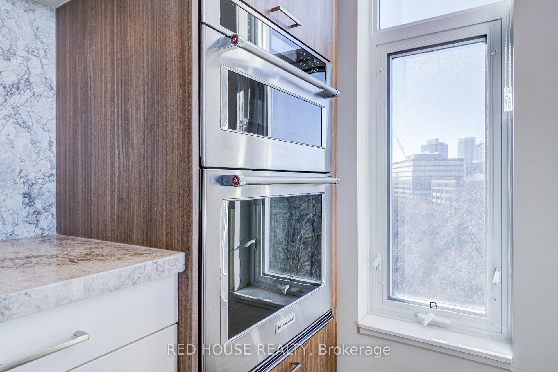 3 Bedrooms Condo at 25 Adra Grado, Toronto For sale