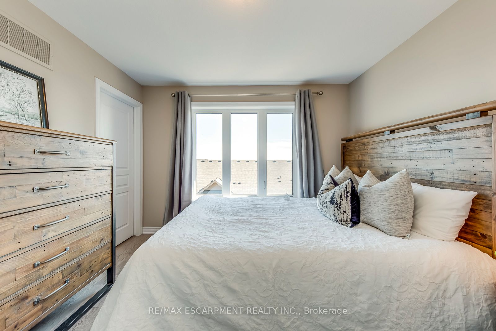 386 Belcourt Common