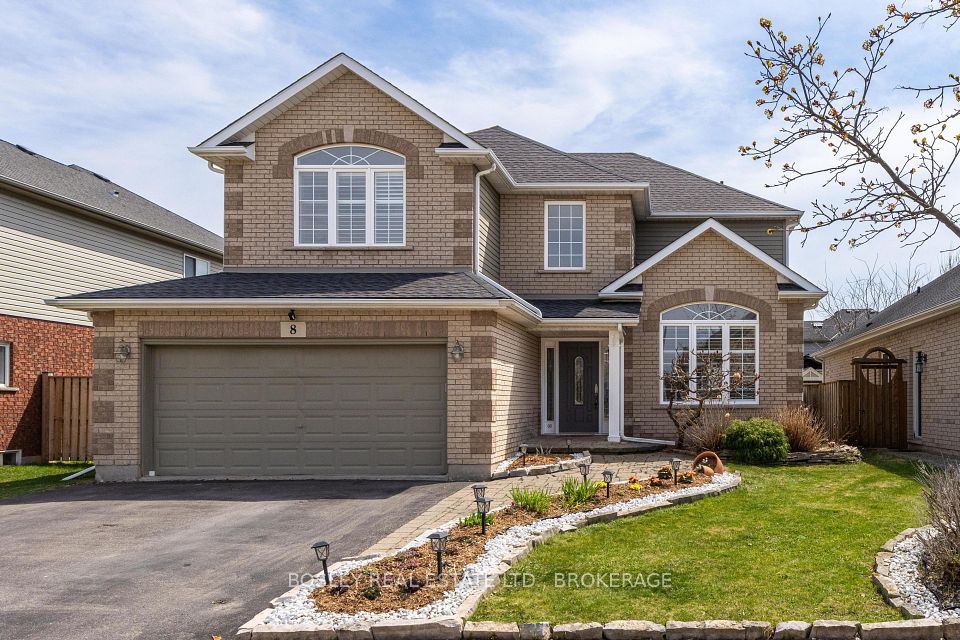 8 Damson Street, St. Catharines, ON L2S 4B2